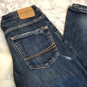 Abercrombie & Fitch Young Mens Horton Classic Fit Blue Jeans